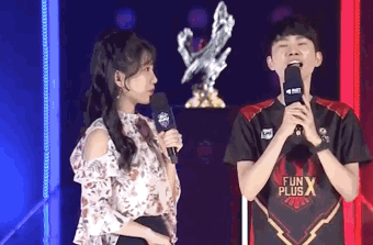 村勇辉更像 村勇辉更像